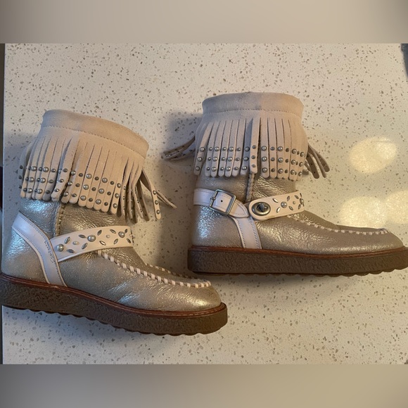 Coach Fringed Shearling-lined studded boots - Picture 6 of 11